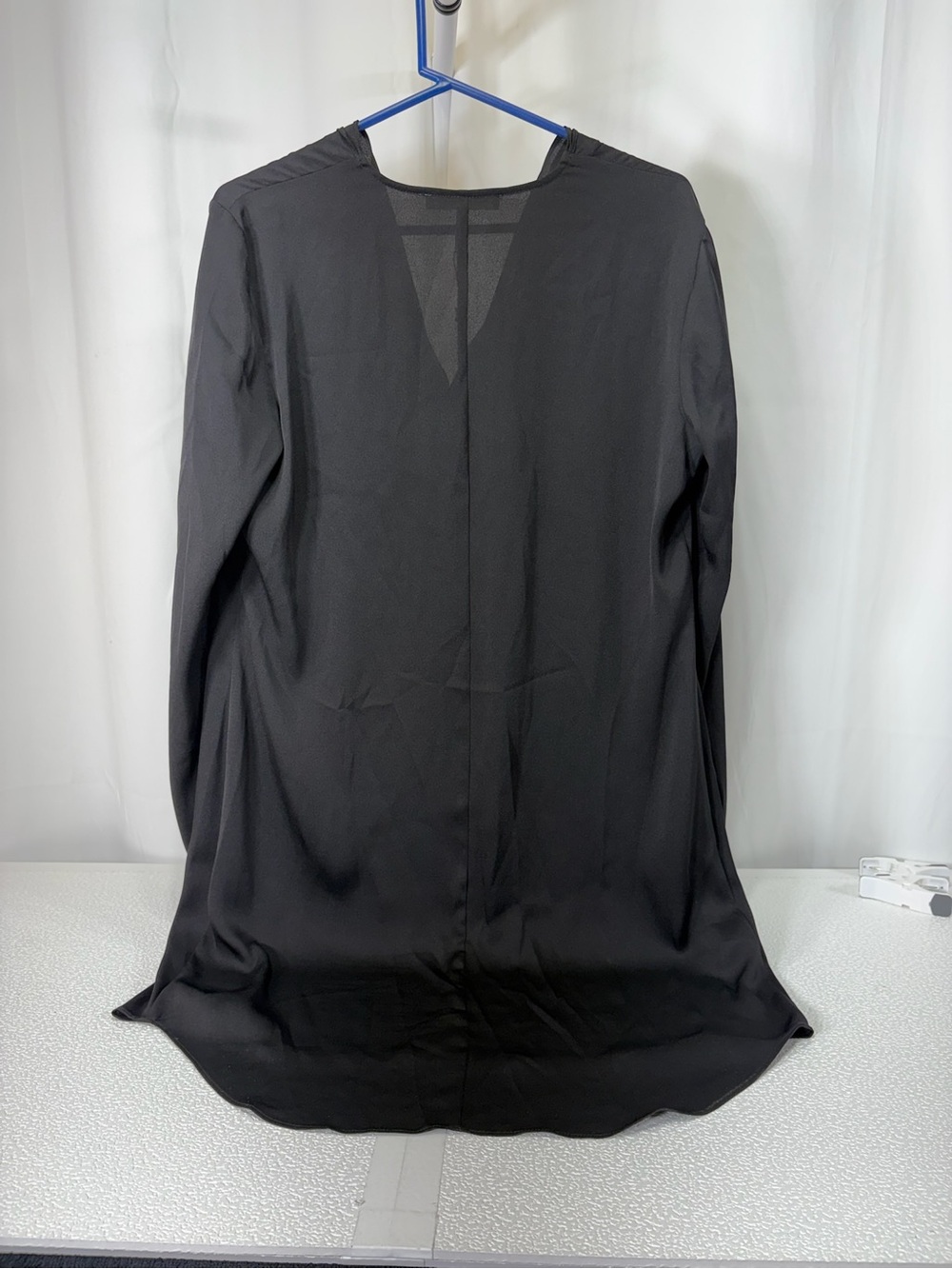 BCBGeneration Black V-Neck Long Sleeve Tunic Blouse 4333 - Picture 2 of 9